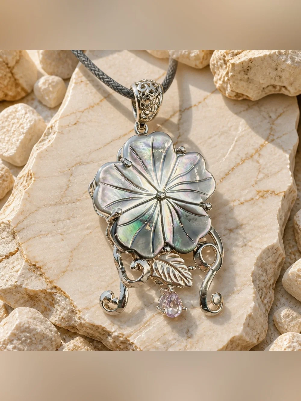 NEW! Flower Abalone Shell Necklace